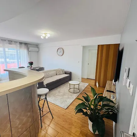 Le Carras - Proche De Aeroport , A Pied - Promenade Des דירה *