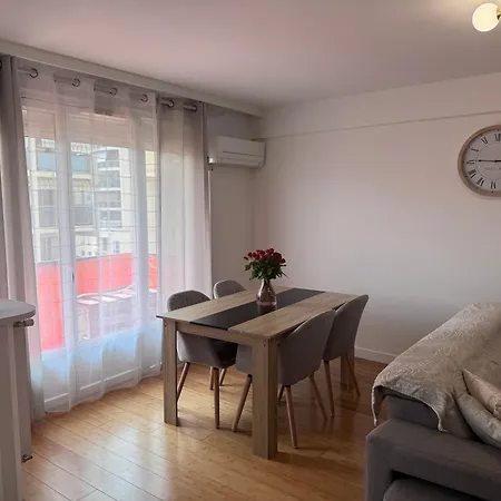 Le Carras - Proche De Aeroport , A Pied - Promenade Des Apartman