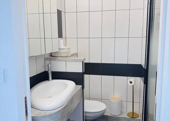 Le Carras - Proche De Aeroport , A Pied - Promenade Des Apartmán *